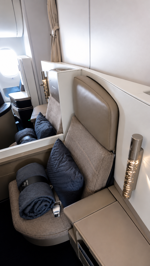 Etihad Airways Business Class Review: Paris to Phuket via Abu Dhabi